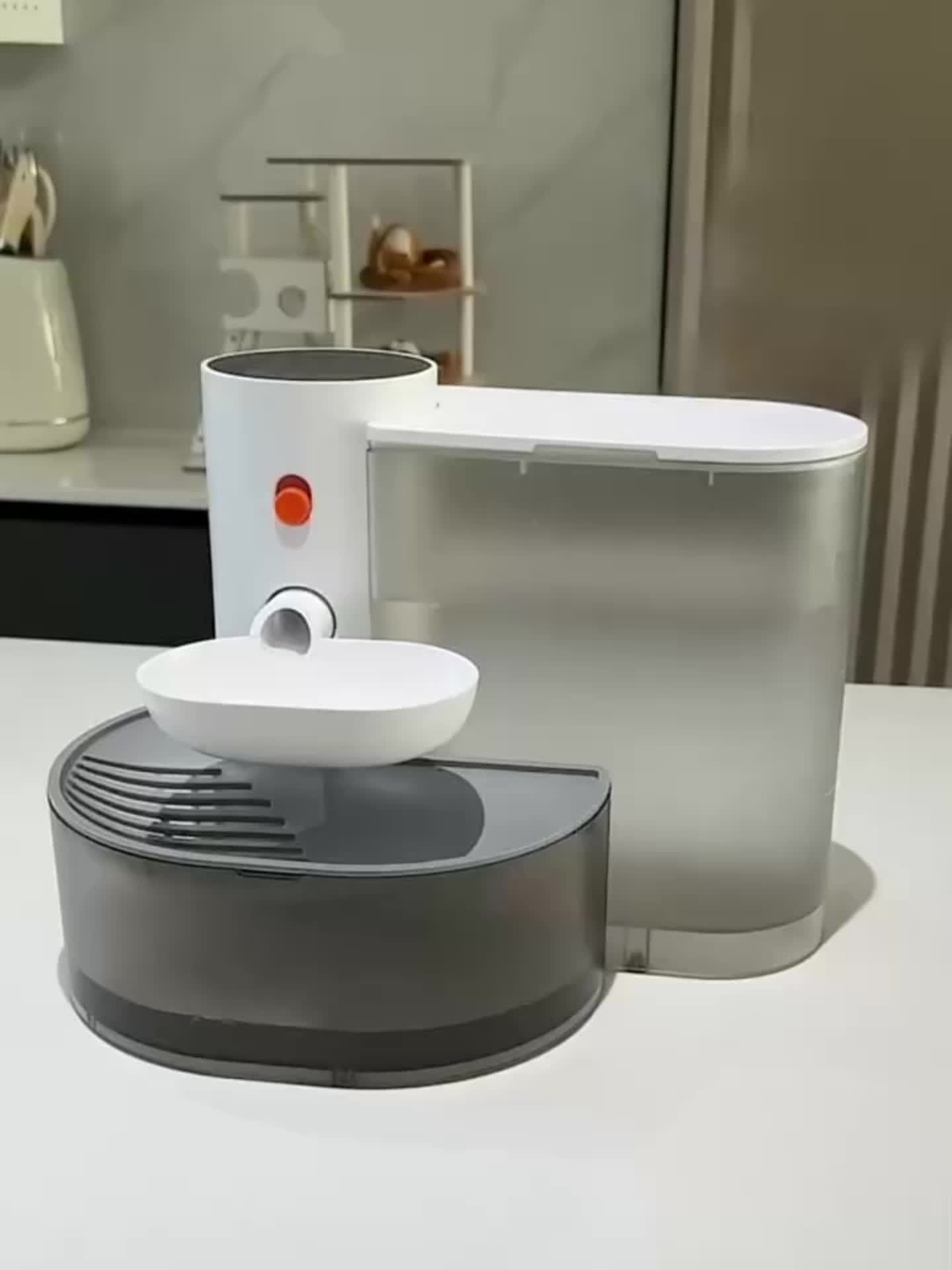 Portable Pet Waterer With Rechargeable Battery For Cats